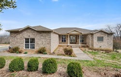 302 Madison 2500, Huntsville, AR 72740