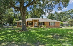 5097 Hamilton Ln, Pace, FL 32571