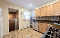 2991 Girard Pl, Merrick, NY 11566