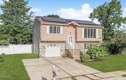 18 Croman Court, Hazlet, NJ 07730