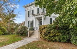 12 Mt. Vernon Street, Newport, RI 02840