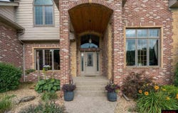 204 Woodhill Court, Mankato, MN 56001