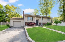 7 Robins Way, North Providence, RI 02904