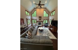 2525 Nadine Circle, Hinckley, OH 44233