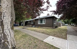 612 4TH ST, Woodburn, OR 97071