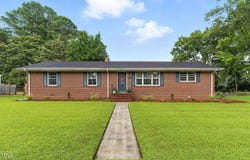 1015 S 1st Street, Smithfield, NC 27577