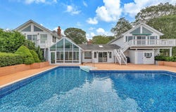 20 Oak Lane, Hampton Bays, NY 11946
