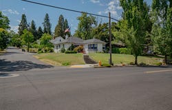 1332 E Main Street, Medford, OR 97504