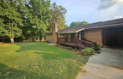 4211 Middendorf Rd, Hartsville, SC 29550