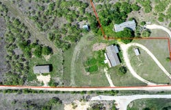 230 Sunkist Dr, Lockhart, TX 78644