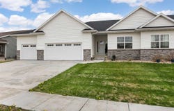 933 Commercial, IA 52253