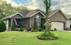 3249 S Creekside Drive S, Springfield, MO 65807