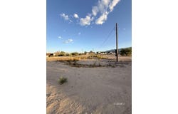 574 W Frying Pan Dr, Safford, AZ 85546