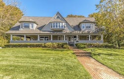 6 Chanticleer Dr, Beverly, MA 01915