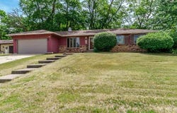 1749 Oak Leaf Drive, South Beloit, IL 61080