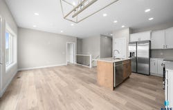 6104 N Seubert Ave, Sioux Falls, SD 57104