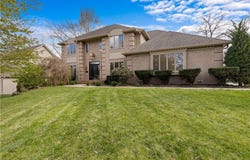 132 W Woodlands Drive, Gladstone, MO 64119