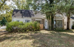1126 E Sunshine Street, Springfield, MO 65807