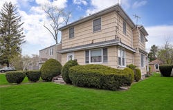 32 Elizabeth Street, Farmingdale, NY 11735
