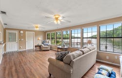 11 Naples Drive, Omaha, TX 75571