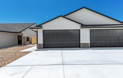 505 E Harper St, Valley Center, KS 67147-8955