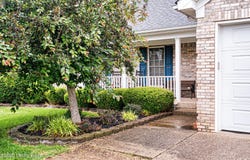 821 Shady Brook Ln, Louisville, KY 40229