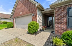 9845 Collier Ln, Louisville, KY 40291