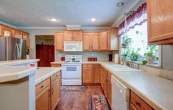 97 Acorn Hollow Ln, Pine Bluff, AR 71603