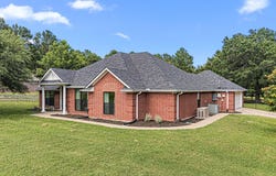 200 N Lexington Dr, Big Sandy, TX 75755