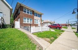 2405 N SHERIDAN Road, Peoria, IL 61604