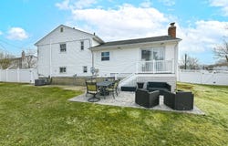 1 Robin Court, Bethpage, NY 11714