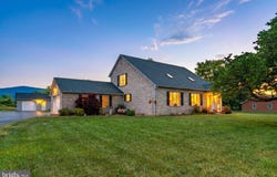 1802 N RIVER Road, MT SOLON, VA 22843