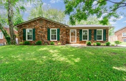 105 Queensway Drive, Versailles, KY 40383