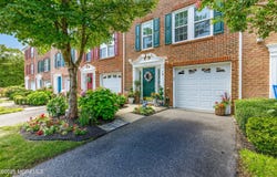 16 New Castle Street, Farmingdale, NJ 07727