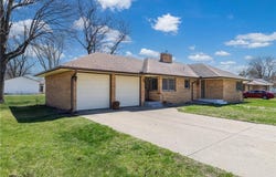 115 S Walnut Street, Belle Plaine, MN 56011
