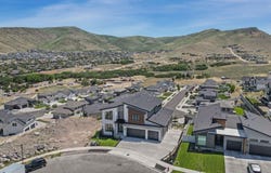 7233 Summit Top Lane LN, Herriman, UT 84096