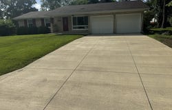 4032 Roselawn Avenue, Columbus, IN 47203