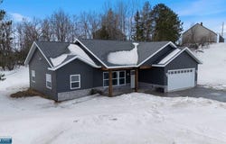 912 Carter Circle, Eveleth, MN 55734