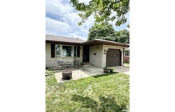 1400 S CLAY Avenue, Jacksonville, IL 62650