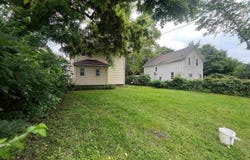 421 West 17TH Street, Davenport, IA 52803