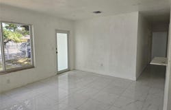 1220 NE 206th St, Miami, FL 33179