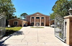 1516 BAYSHORE BOULEVARD, DUNEDIN, FL 34698