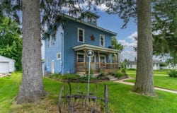 109 Colfax Street, Holland, IA 50642