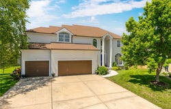 2603 SW Shadow Creek Court, Blue Springs, MO 64015