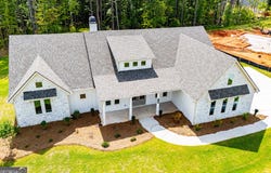 126 Woodford Drive, Roopville, GA 30170