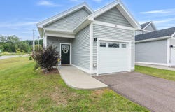 13 Clover Lane, Hinesburg, VT 05461