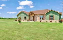 204 Private Road 33083, Sumner, TX 75486