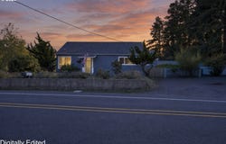 844 RHODODENDRON Dr, Florence, OR 97439