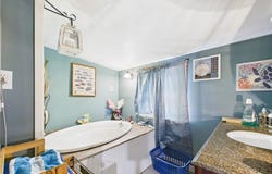 8 Kingstown Road, Richmond, RI 02898
