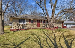 713 S Sunset Drive, Olathe, KS 66061